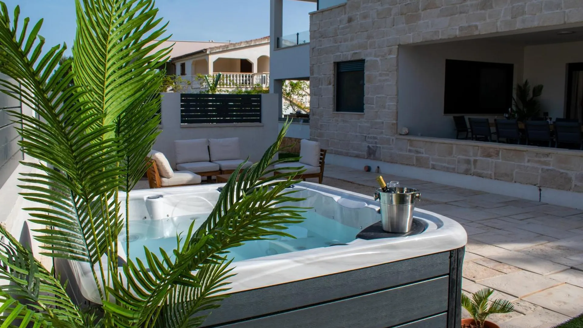 Apartment Villa Amphora Vir Kroatien